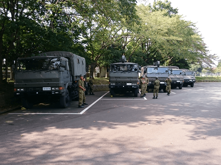 あきる野市 阿伎留台公園自衛隊車両