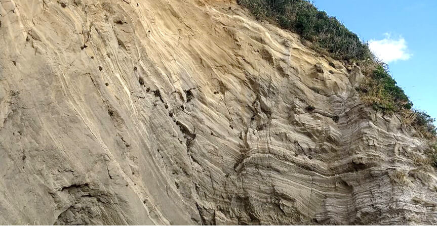 三浦半島の岸壁